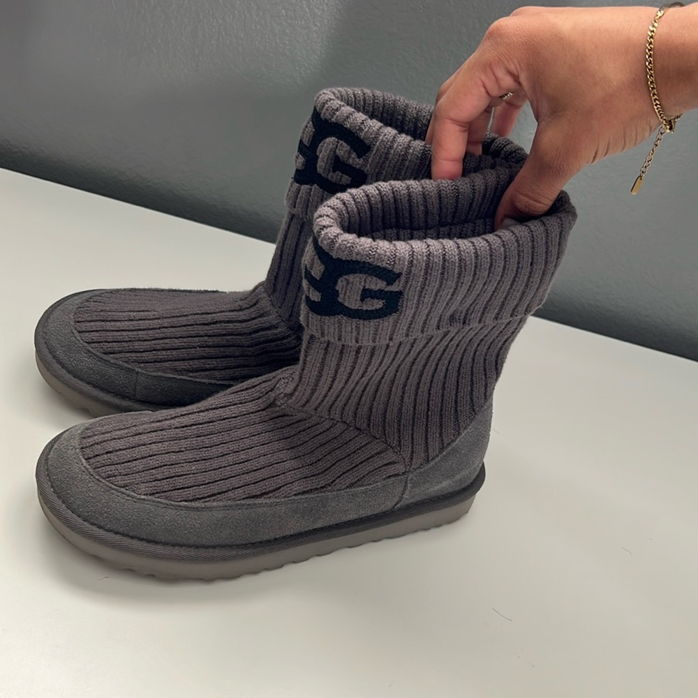 W CLASSIC UGG KNIT - CHRC
